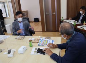 広瀬大分県知事が日本フォレスト㈱中津工場を訪問されました