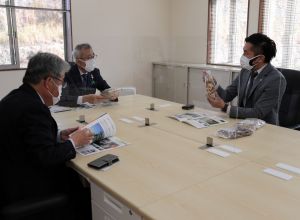 中津市の奥塚市長が日本フォレスト㈱中津工場を訪問されました